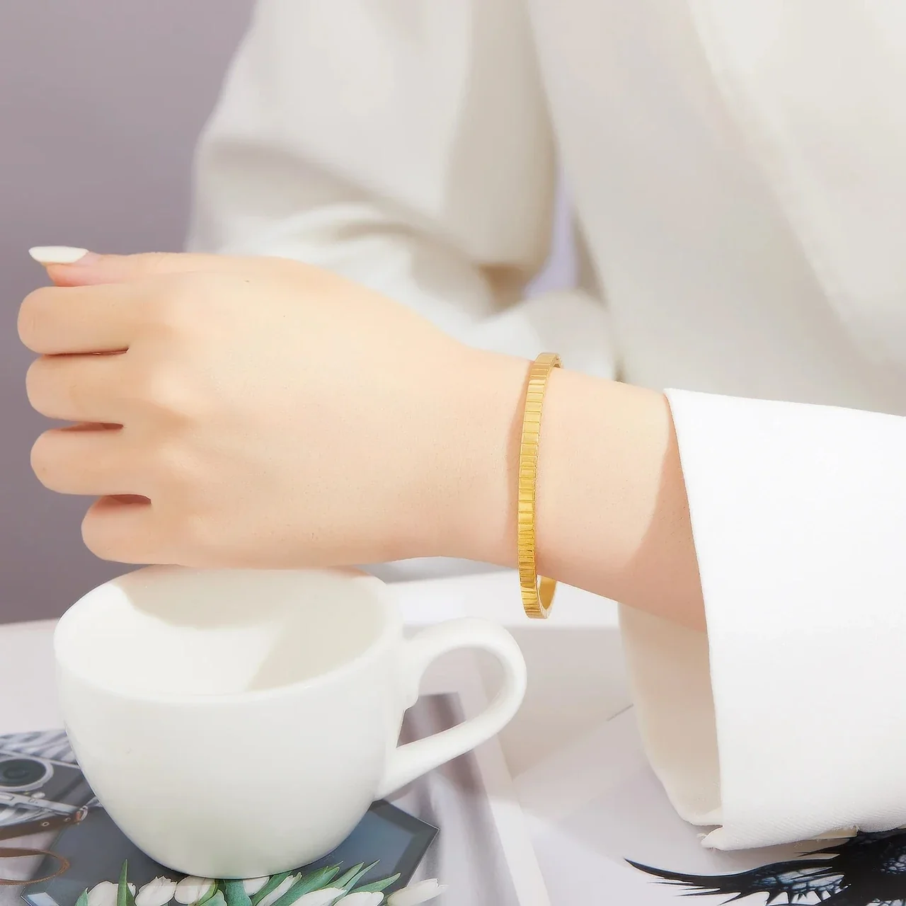 Armring met vierkante kastzettingen met zirkonia, roestvrij staal productfoto