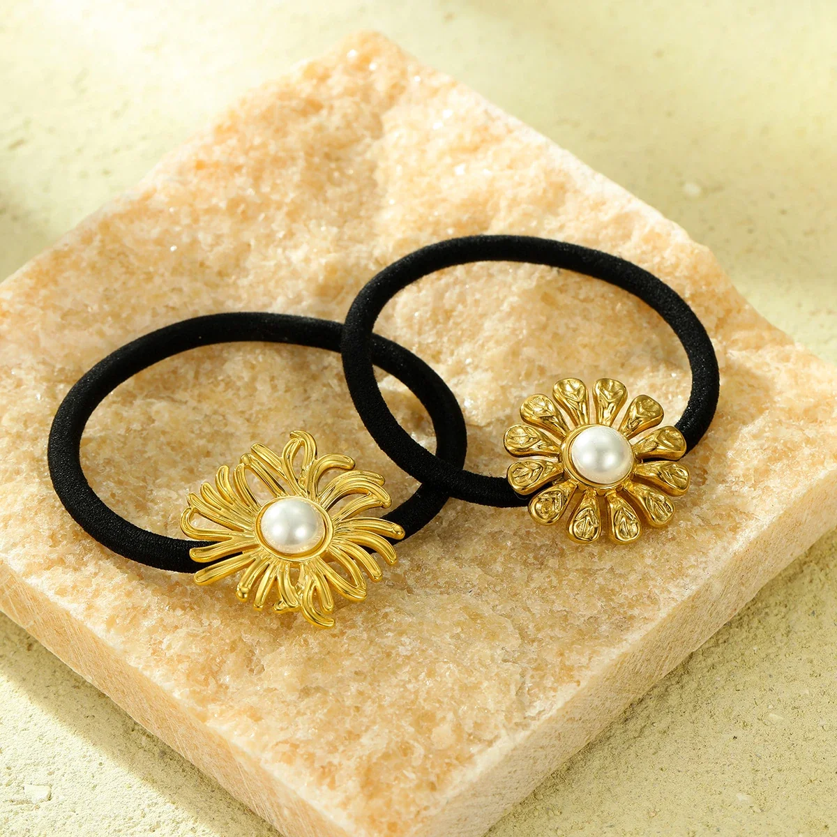 Sunflower Pearl Hair Tie in Gold-Plated Stainless Steel