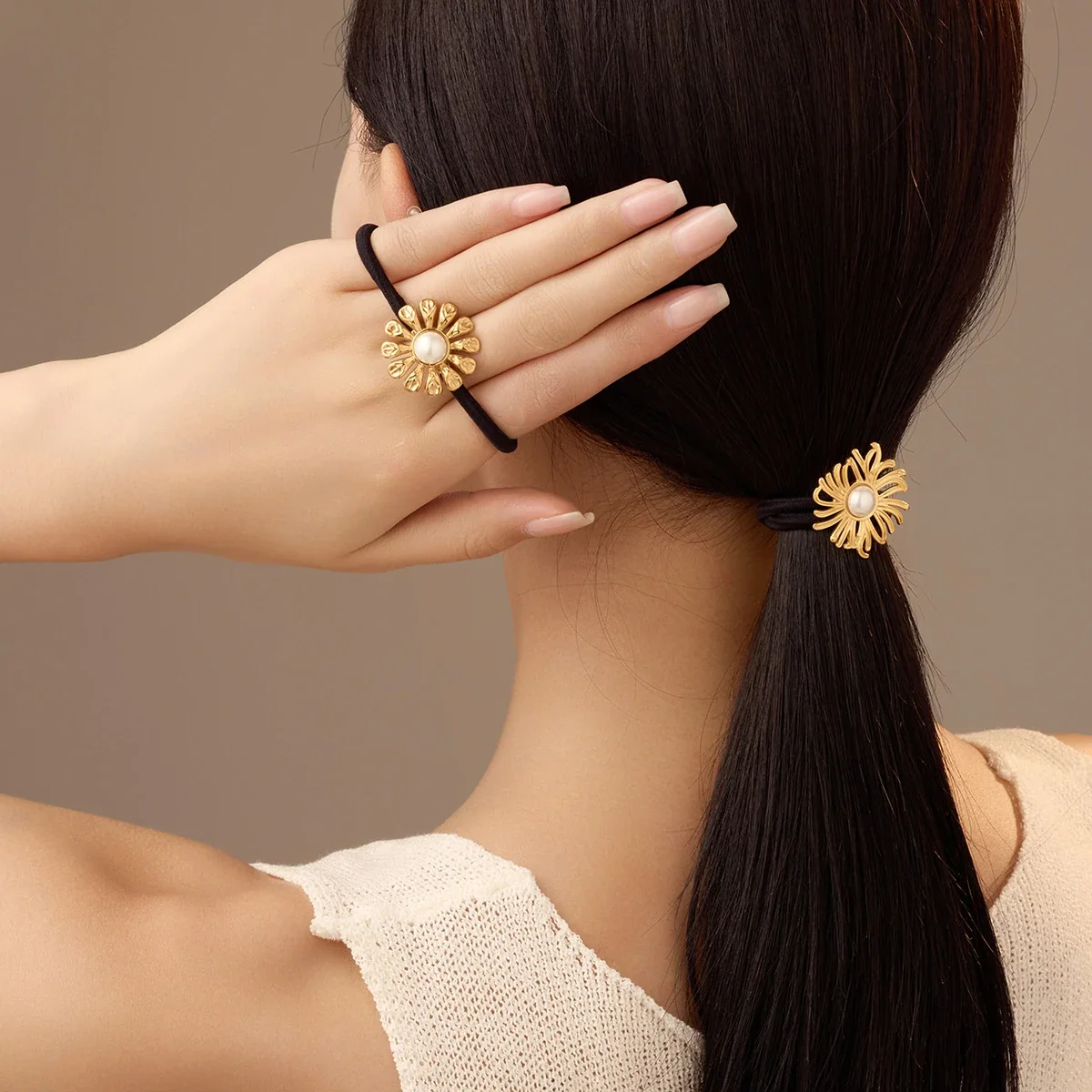 Sunflower Pearl Hair Tie in Gold-Plated Stainless Steel