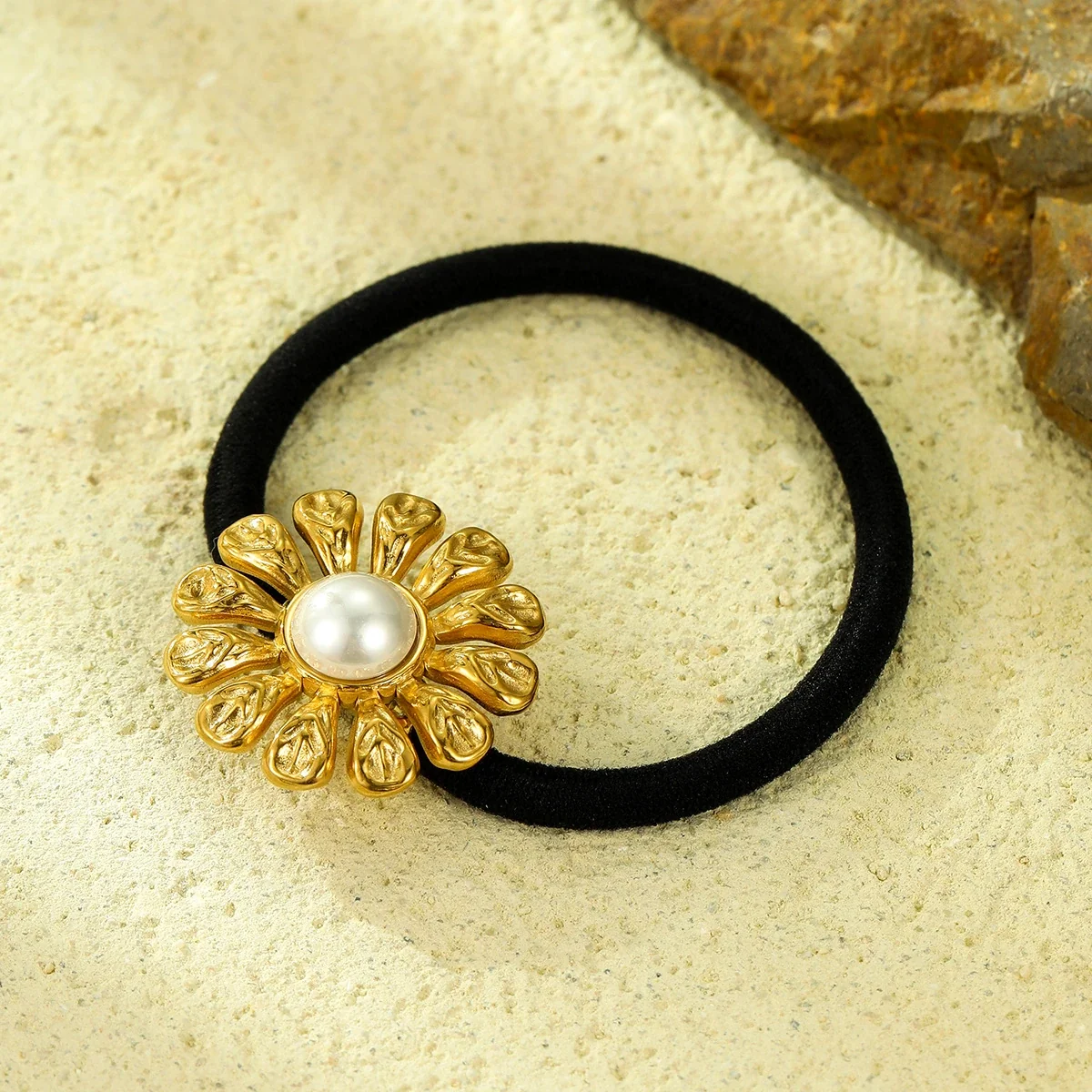 Sunflower Pearl Hair Tie in Gold-Plated Stainless Steel