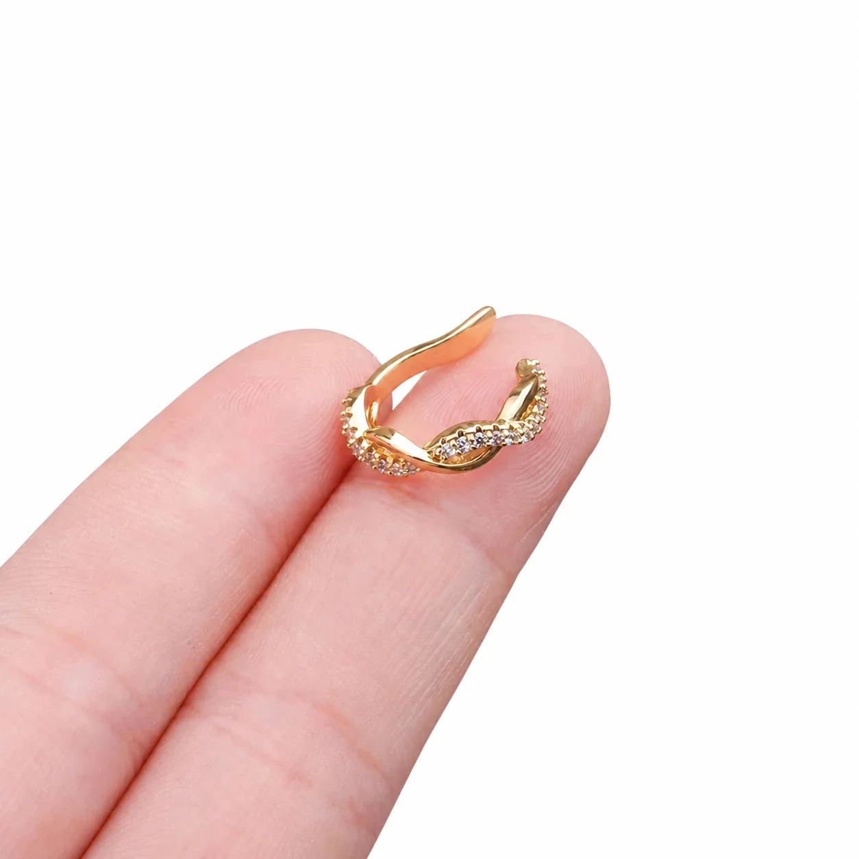 Sparkling 316 Stainless Steel Pavé Ear Cuff 10mm - Gold Twisted Pavé Loop