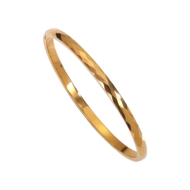 Faceted 4 mm Oval Bangle in 18K Gold-Plated Stainless Steel