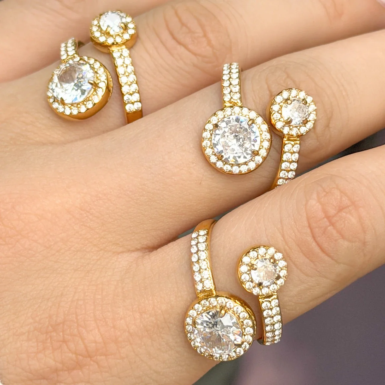 Ring met dubbele ronde CZ-halo's, verguld roestvrij staal productfoto