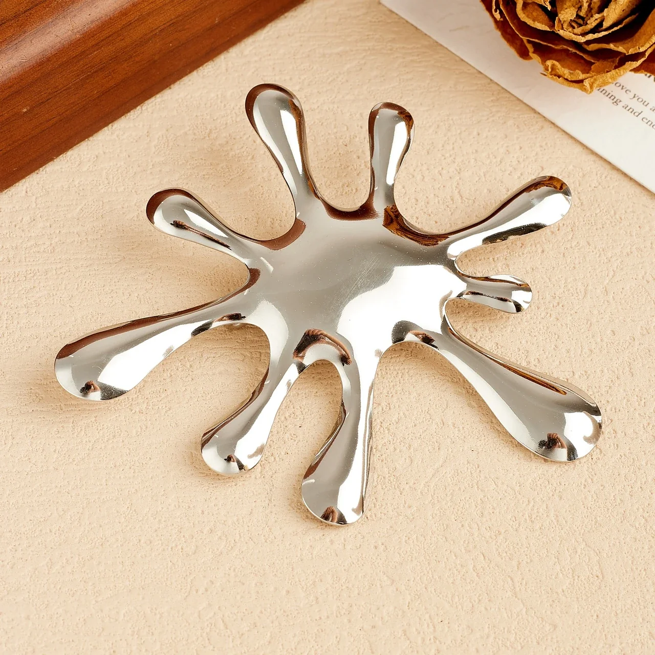 Splash Brooch with 10 Rounded Rays in Gold-Plated Steel
