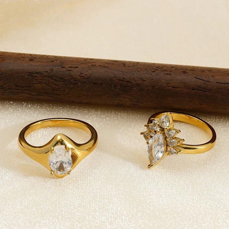 Ring, Marquise Cluster & Oval Crystal, Gold PVD 316 Stainless Steel