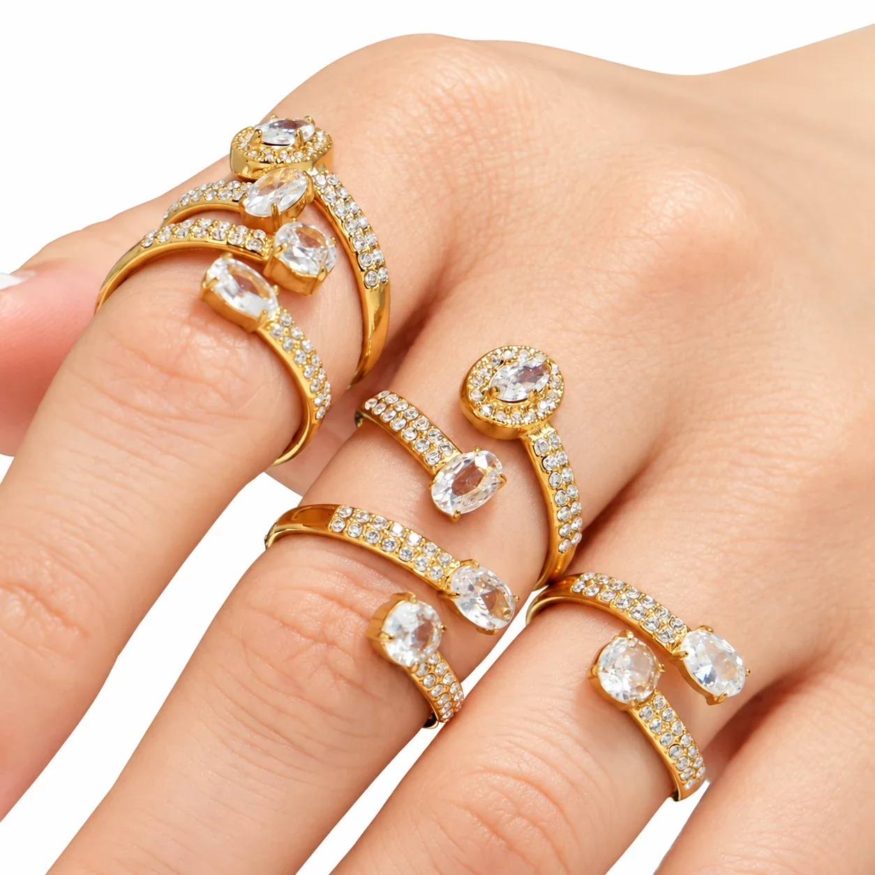 Open ringen met ovale CZ en pavéband, roestvrij staal productfoto