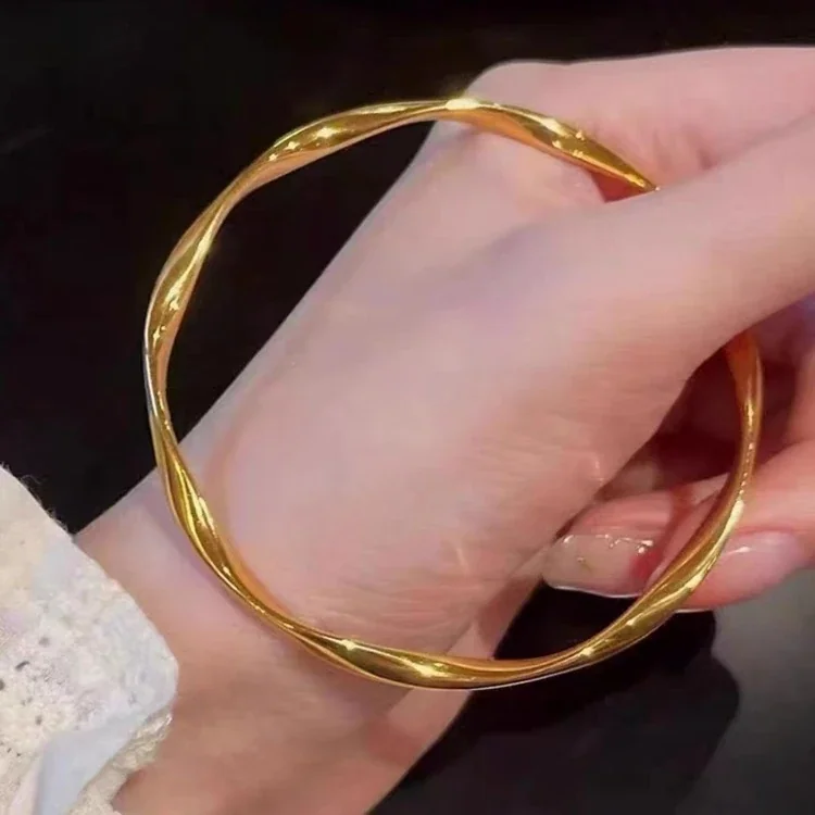 Bangle Twisted Faceted Closed-Loop Gold-Plated Stainless Steel