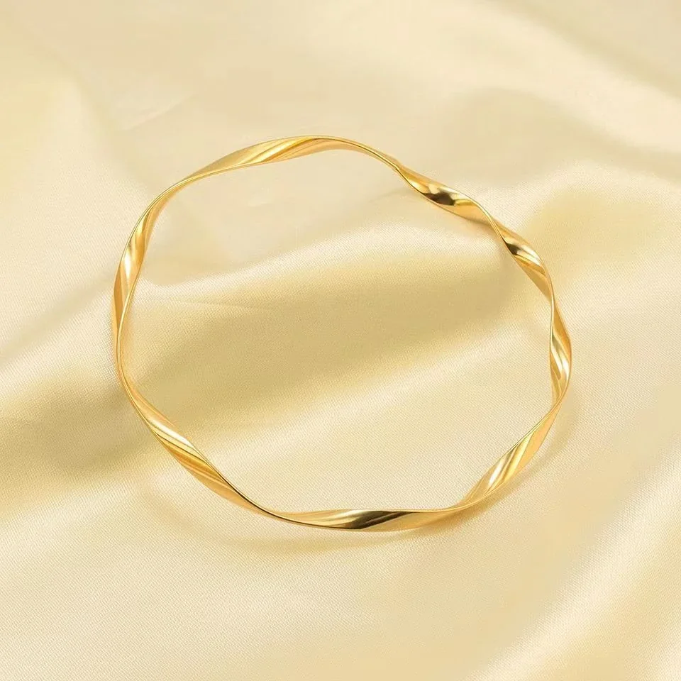 Bangle Twisted Faceted Closed-Loop Gold-Plated Stainless Steel