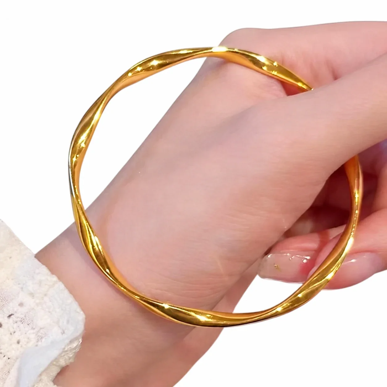 Bangle Twisted Faceted Closed-Loop Gold-Plated Stainless Steel - Gold
