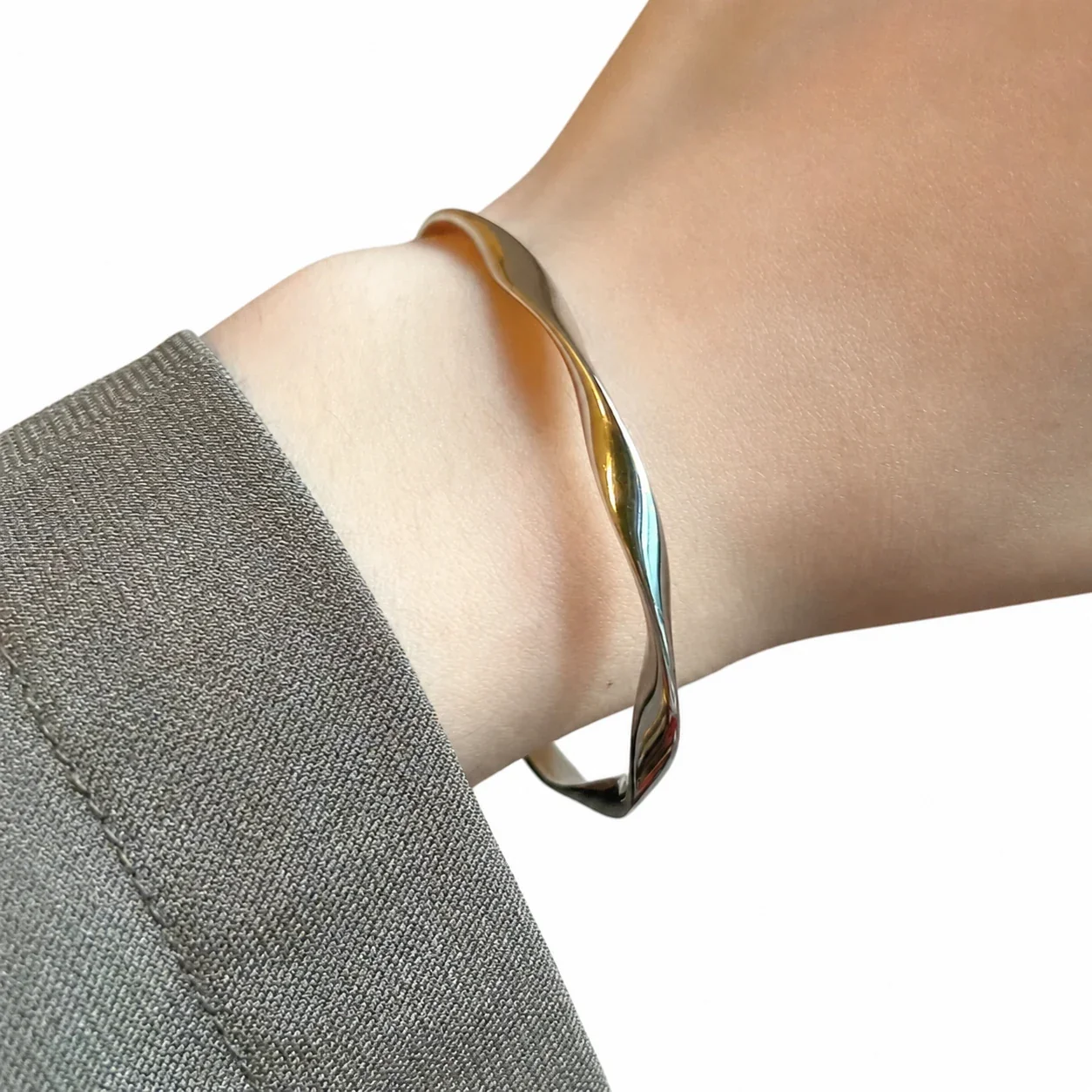 Bangle Twisted Faceted Closed-Loop Gold-Plated Stainless Steel - Silver