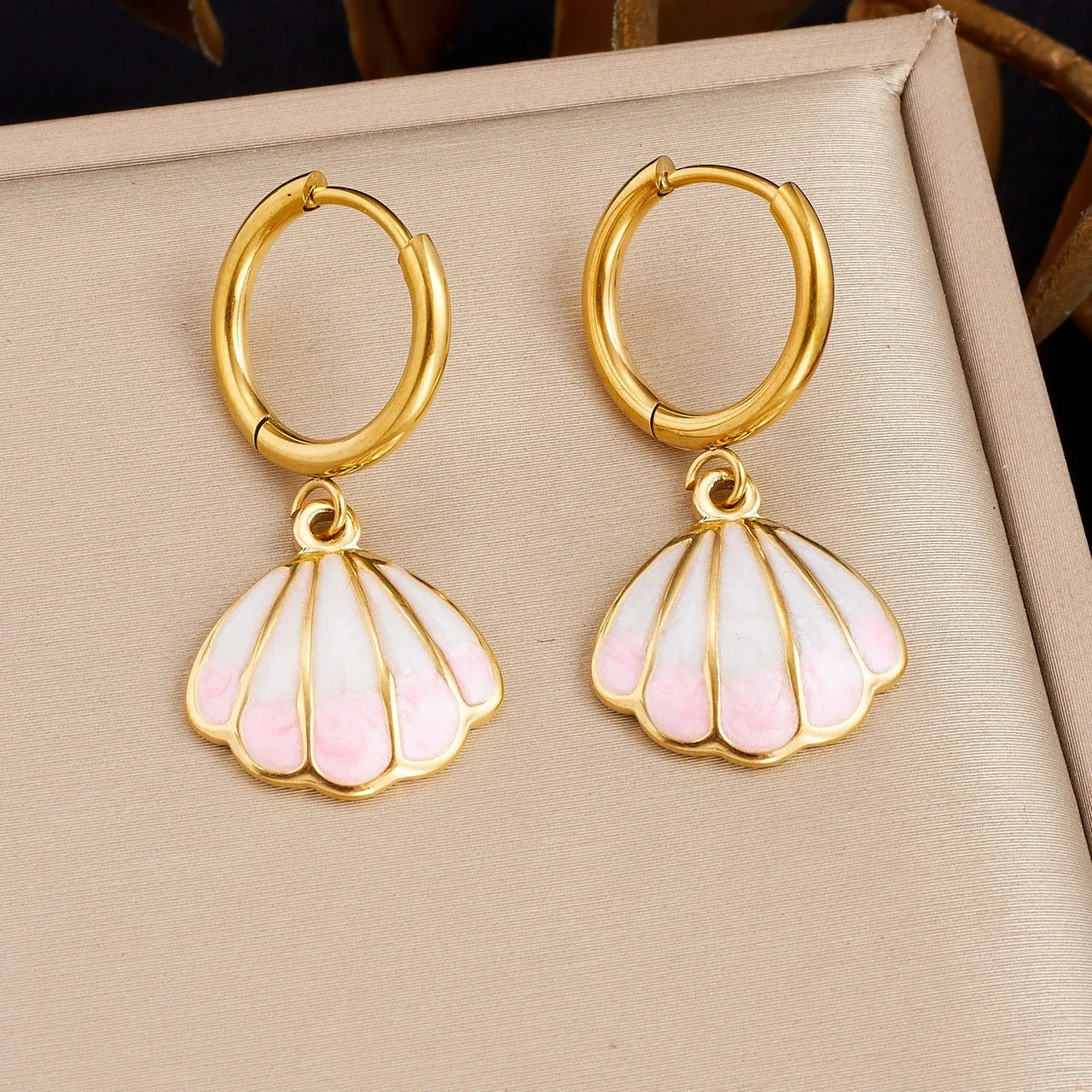 Hoop Earrings with Pink Shell Drops in Gold-Plated Steel