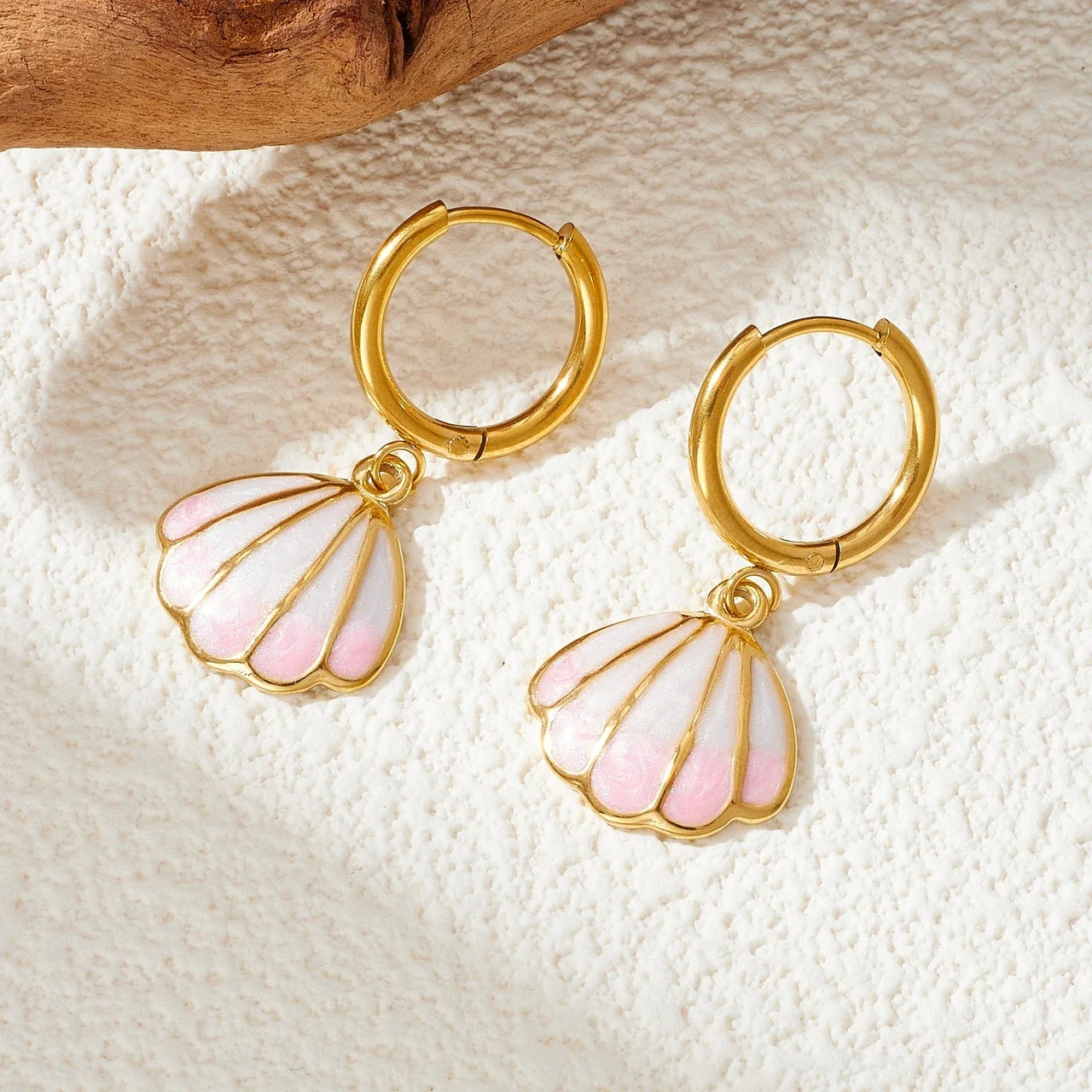 Hoop Earrings with Pink Shell Drops in Gold-Plated Steel