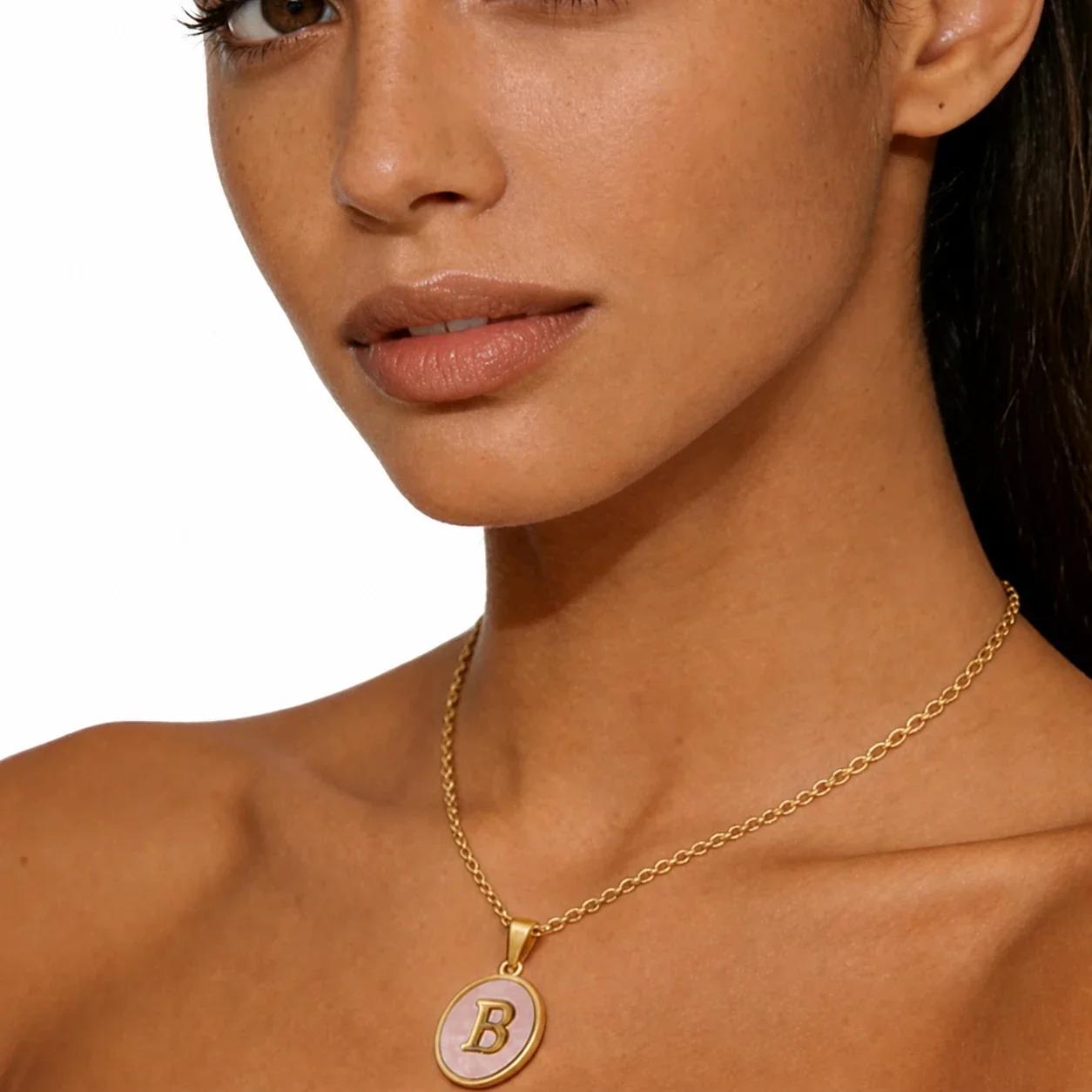 Refined 18K Gold-Plated Round Shell Initial Pendant Necklace
