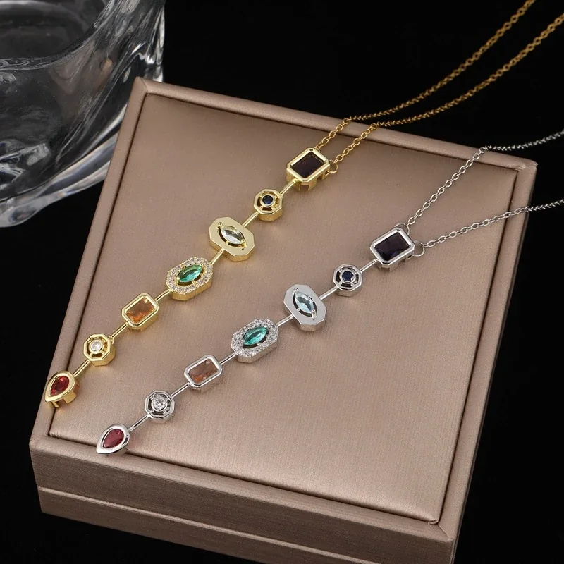 Foto prodotto: Pendant Necklace: Seven Geometric Crystal Stations, Stainless Steel