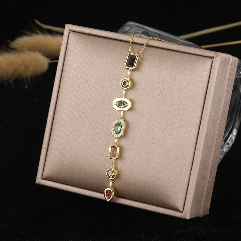 Foto prodotto: Pendant Necklace: Seven Geometric Crystal Stations, Stainless Steel