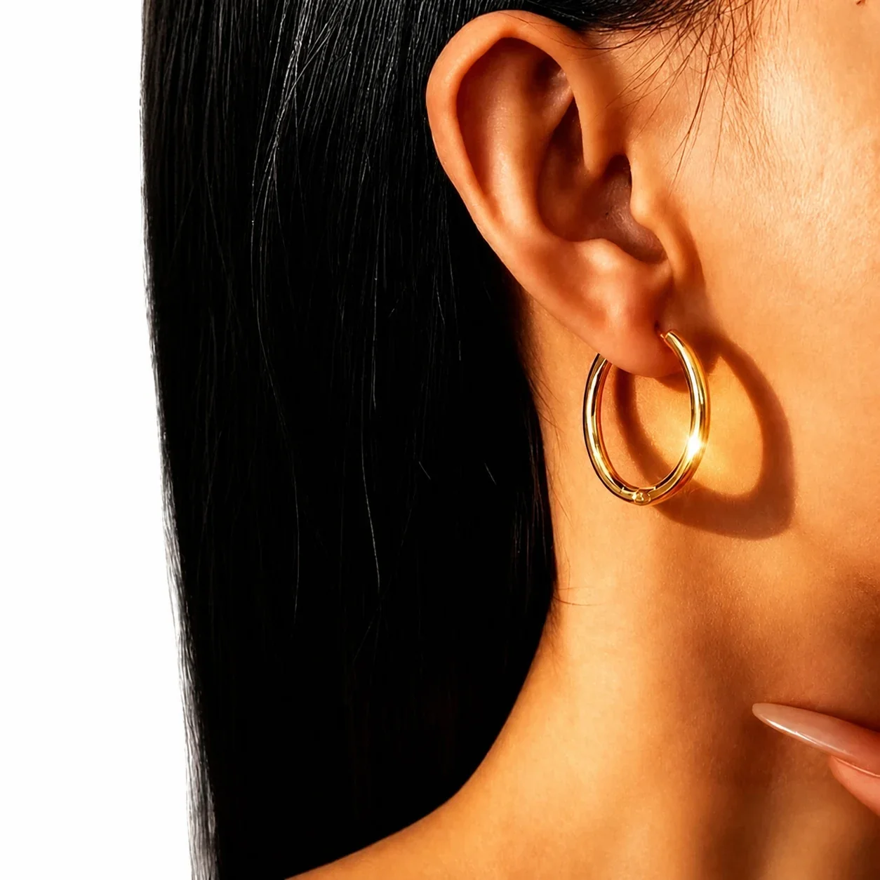 Foto del producto: Pendientes aro acero inoxidable 316 con tubo redondo y cierre de bisagra Gold PVD
