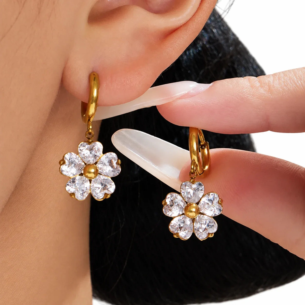 Foto del producto: Set de joyería de acero inoxidable con flores de cristal de cinco pétalos