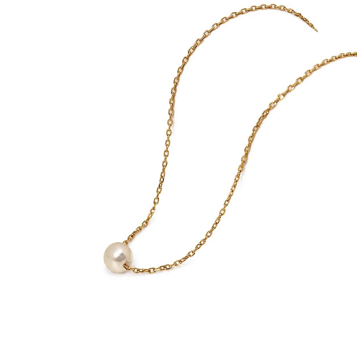 Delicate Gold-Plated Pearl Pendant Necklace