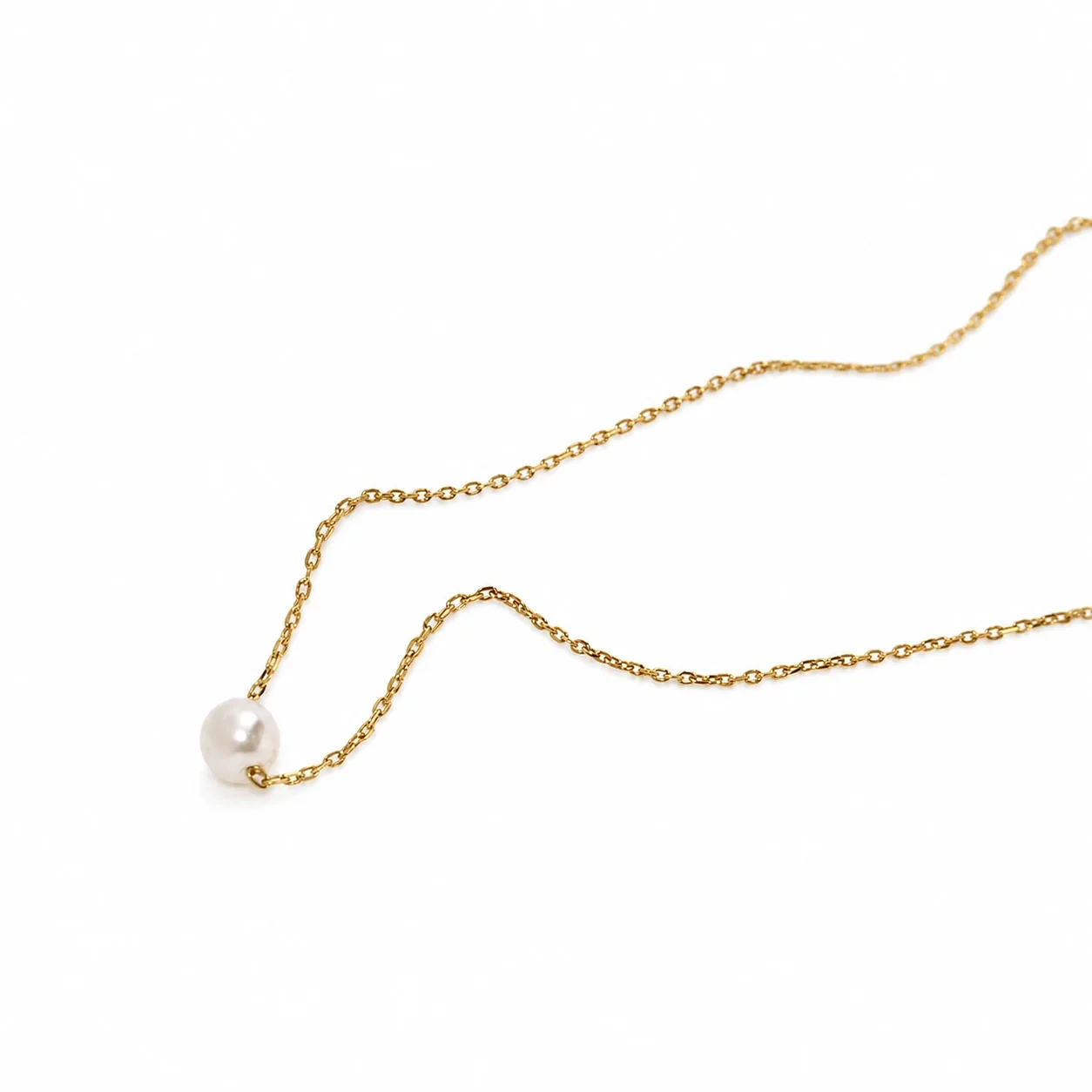 Delicate Gold-Plated Pearl Pendant Necklace