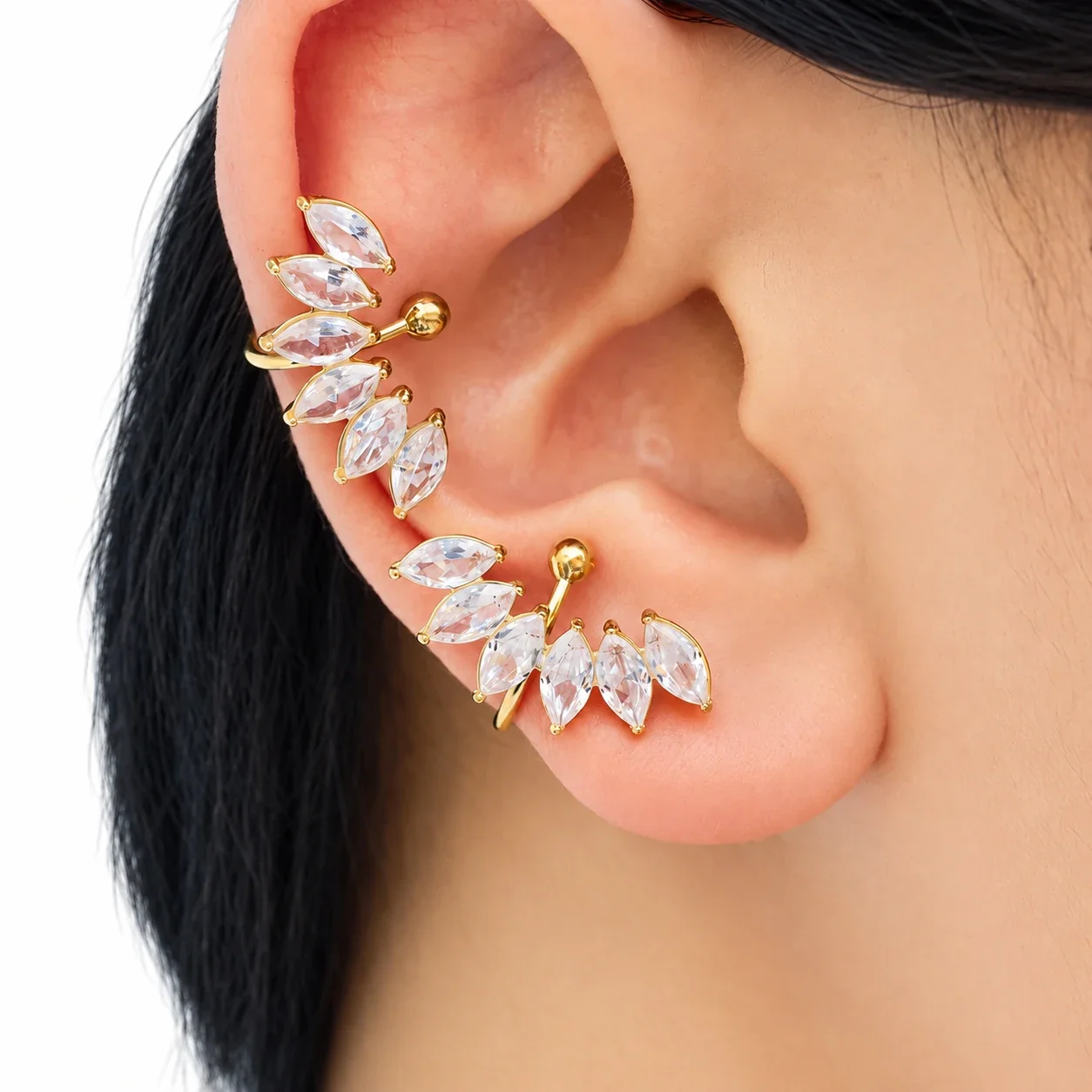 Ear cuff met marquise-CZ-bladspray, verguld staal productfoto