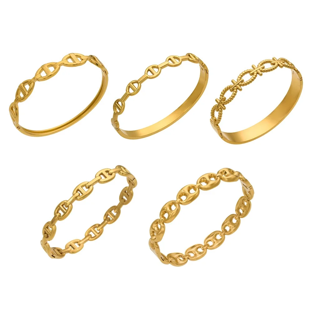 Sculptural 18K Gold-Plated Stainless Steel Oval Link Bangle