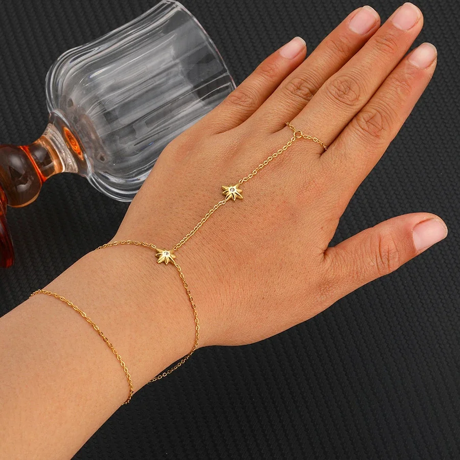 Handkettingarmband met stermotieven, verguld staal productfoto