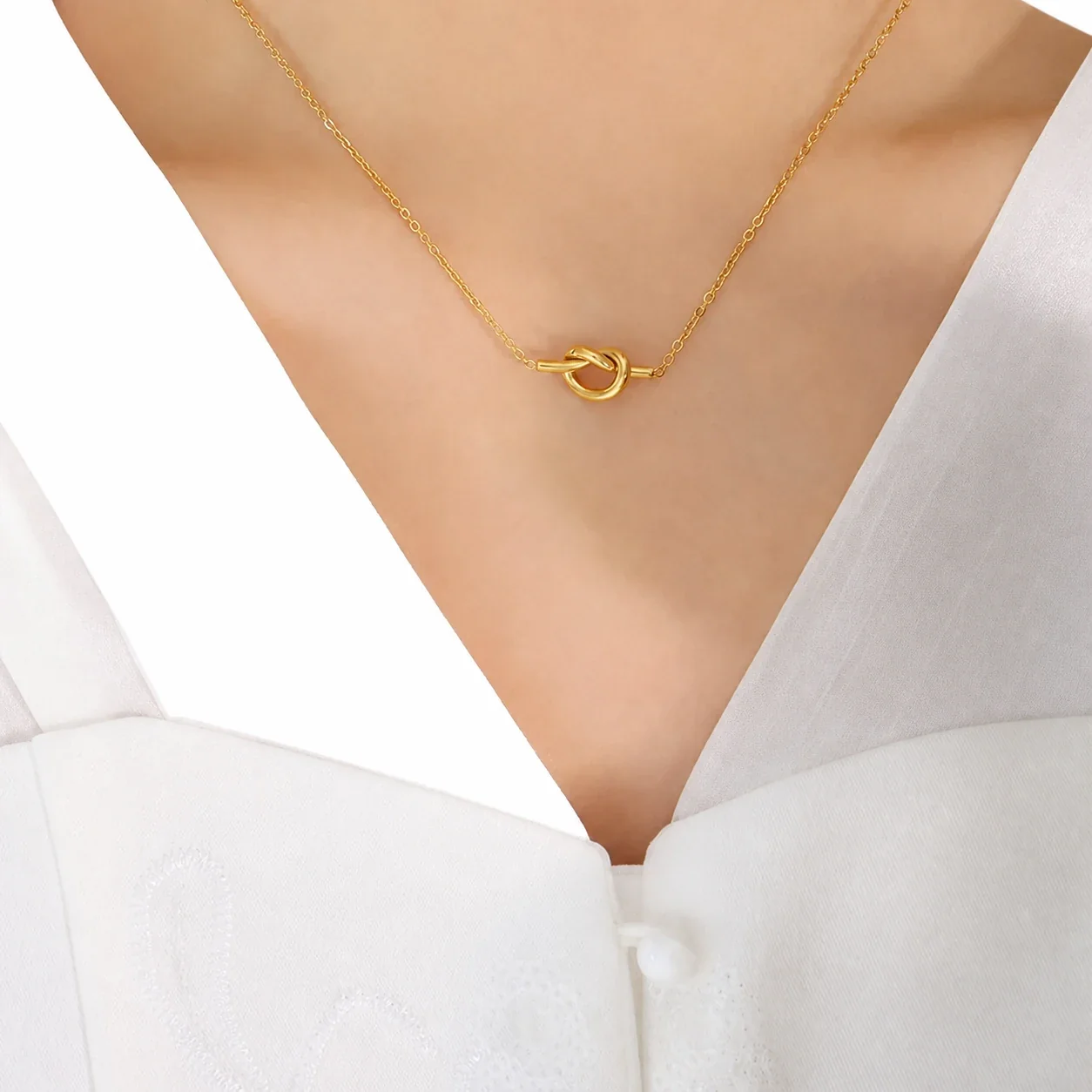 Polished 316 Stainless Steel Knot Pendant Necklace
