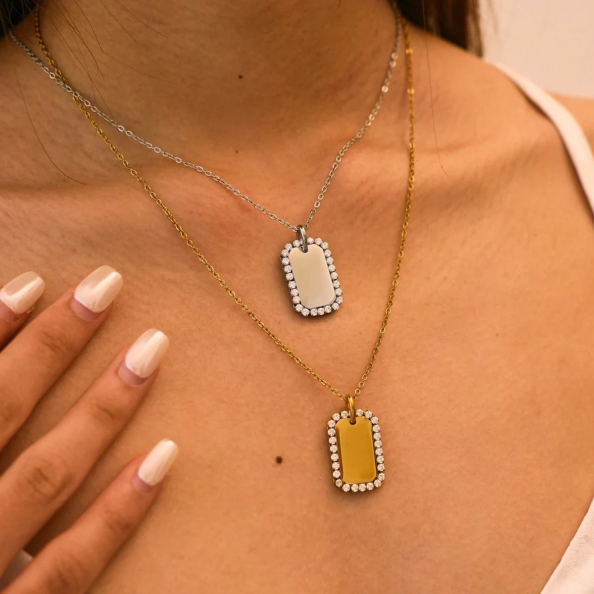 Hangerketting Crystal Halo Tag roestvrij staal goud PVD productfoto