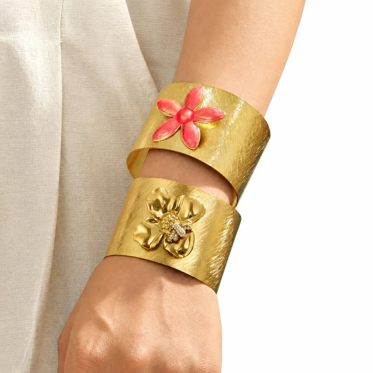 Brushed 18K Gold-Plated 316L Flower Bee Wide Cuff