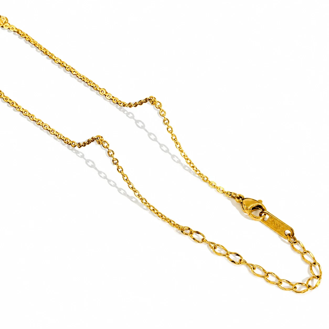 Foto del producto: Collar de Cadena con Seis Estilos de Eslabones de Acero Inoxidable Chapado en Oro de 18K