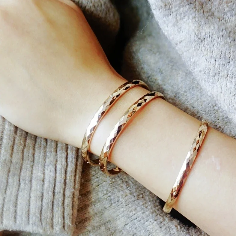 Faceted Slim Bangle Rose Gold-Plated Stainless Steel