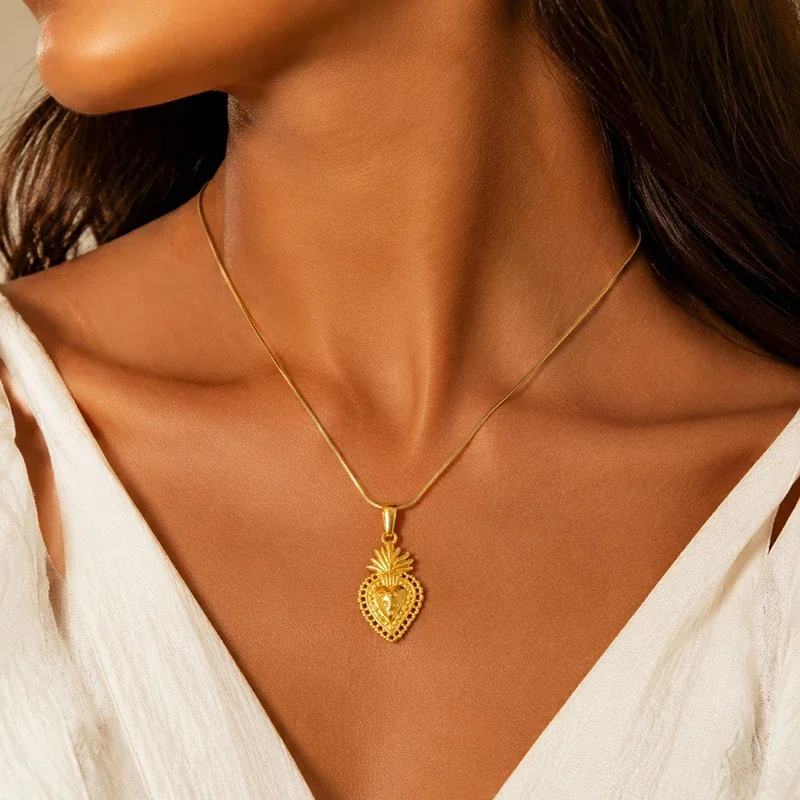 Pendant Necklace Strawberry Heart Snake Chain Gold-Plated Stainless Steel