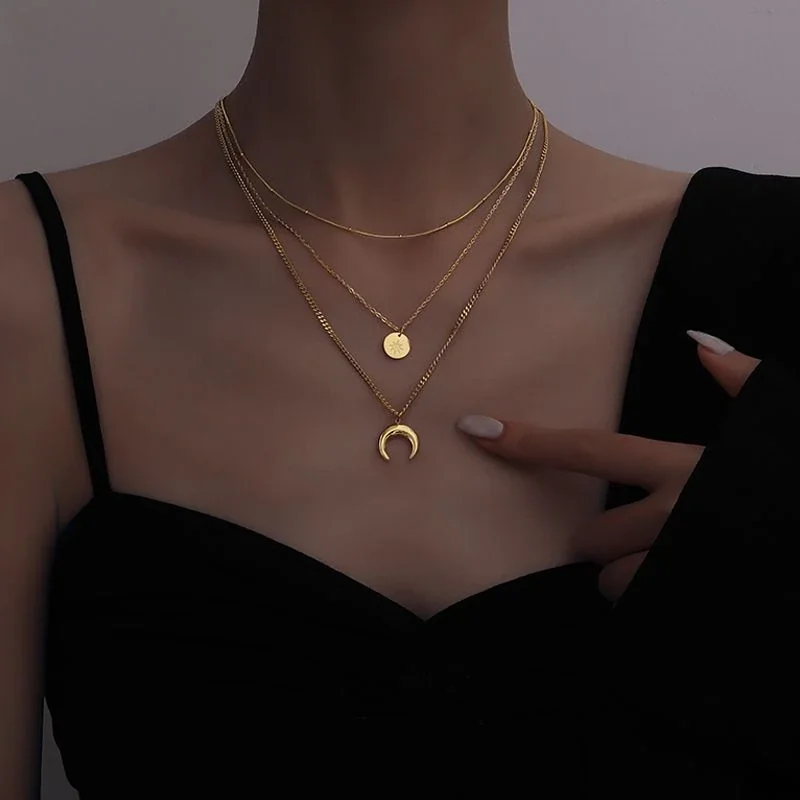 Produktfoto: Necklace: Layered Crescent Moon & Star Coin Gold-Plated Stainless