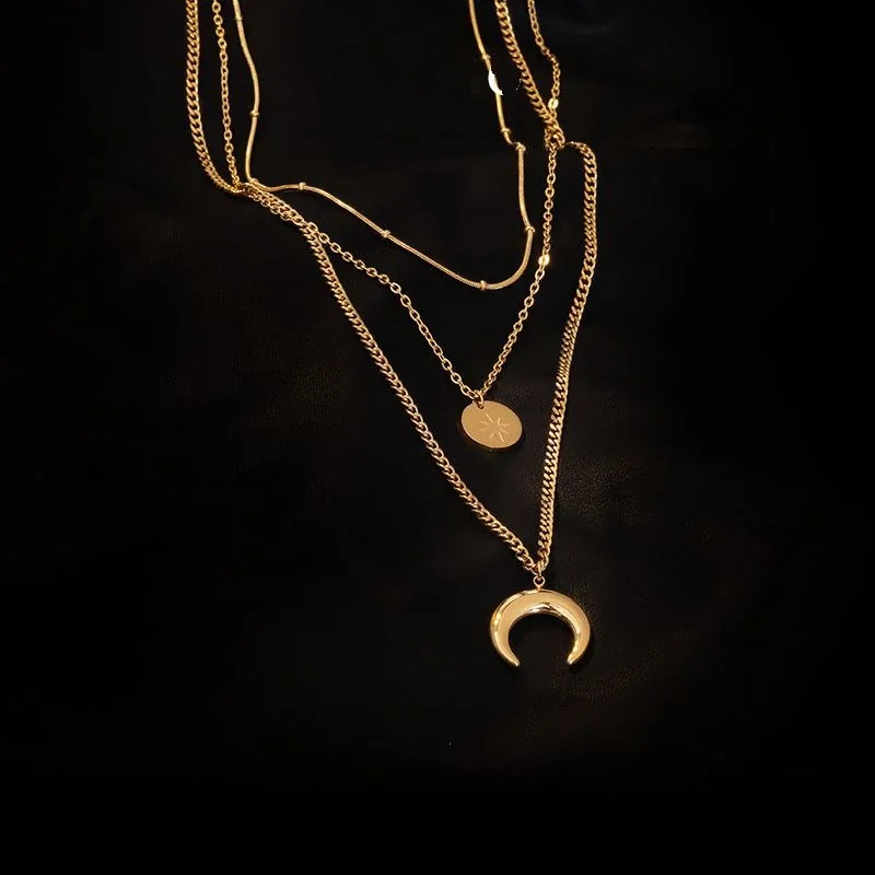 Produktfoto: Necklace: Layered Crescent Moon & Star Coin Gold-Plated Stainless
