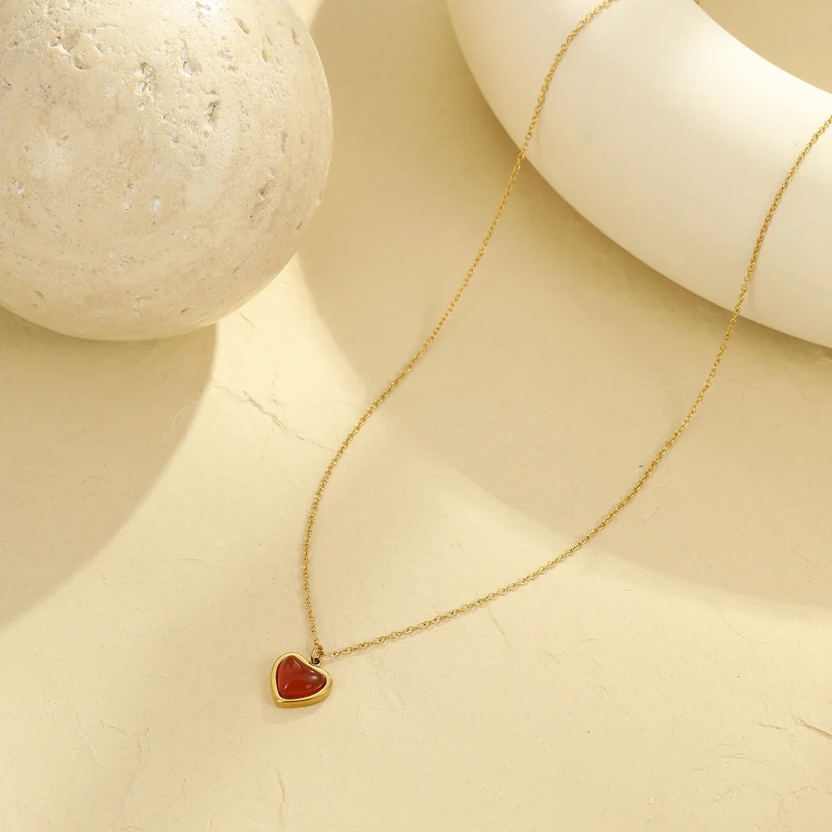 Photo produit : Parure de bijoux, cœur rouge et cerise, acier inoxydable plaqué or 18K