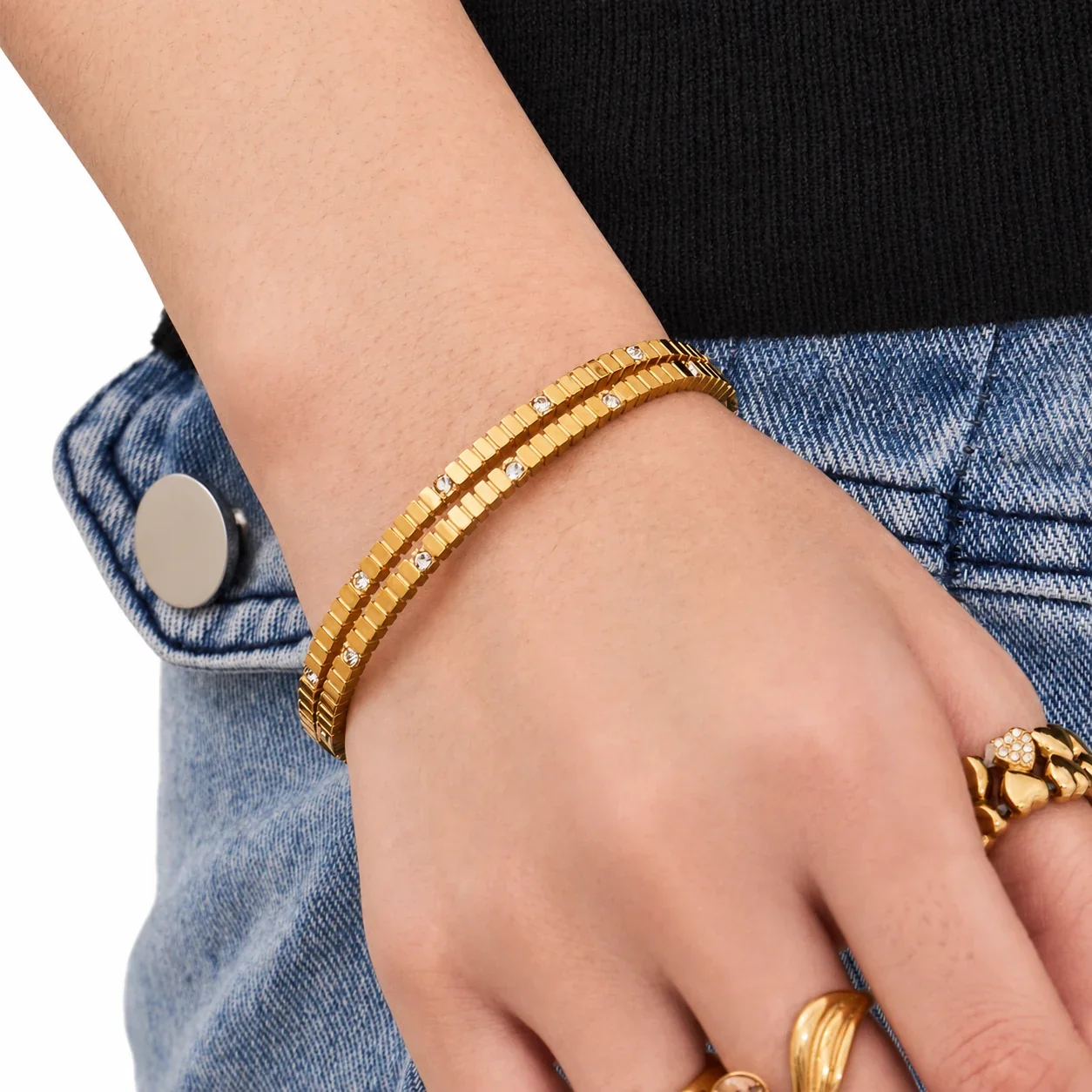 Ribbed Gold-Plated 316L Steel CZ Clasp Bangle