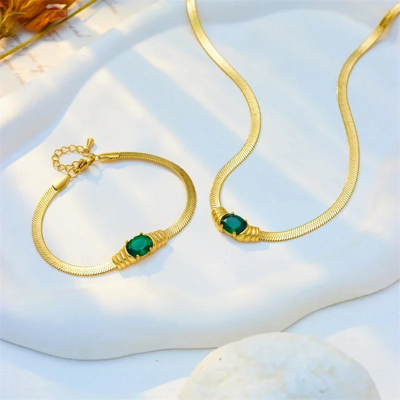 Foto prodotto: Chain Necklace with Oval Green Crystal, Gold-Plated Stainless Steel