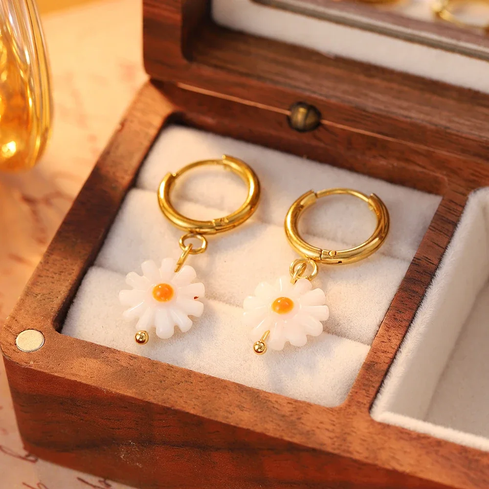 Produktfoto: Daisy Drop-Creolen, Edelstahl 316 mit 18K Gold PVD