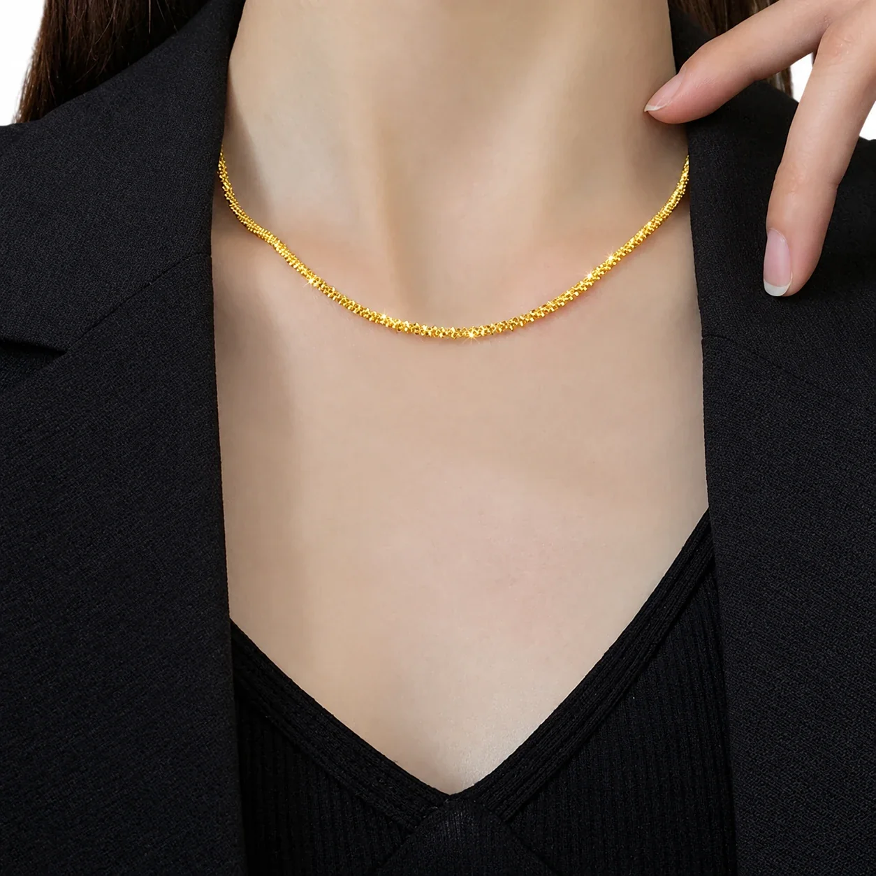 Foto prodotto: Snake Chain U-Neck Textured Stainless Steel Necklace