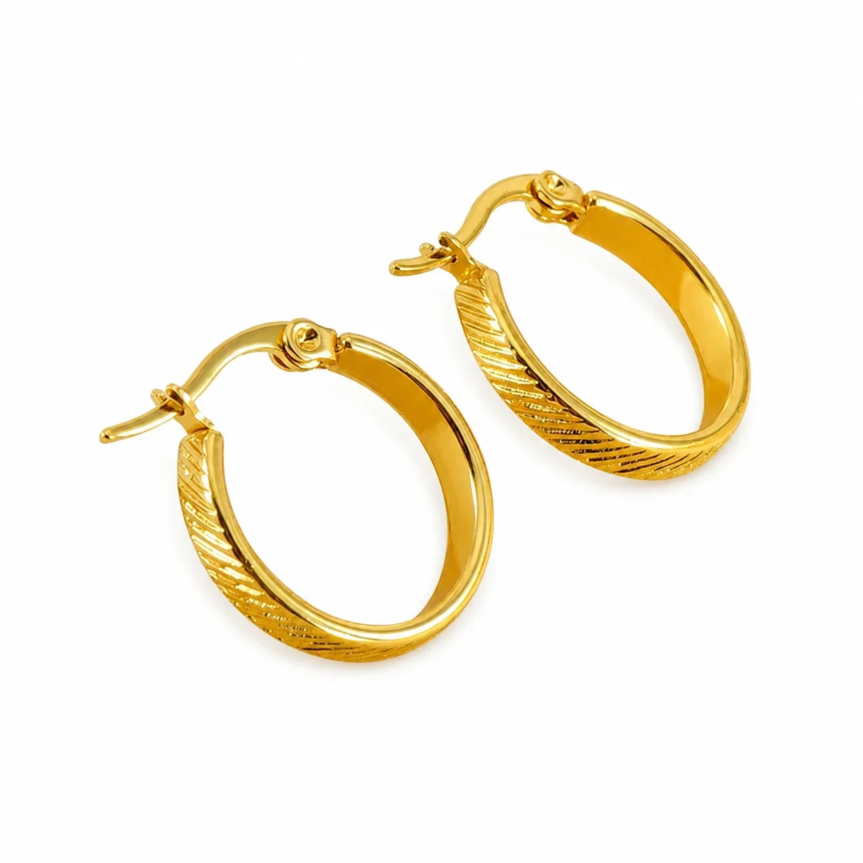 Refined 18K Gold-Plated Ribbed Oval Hoop Earrings