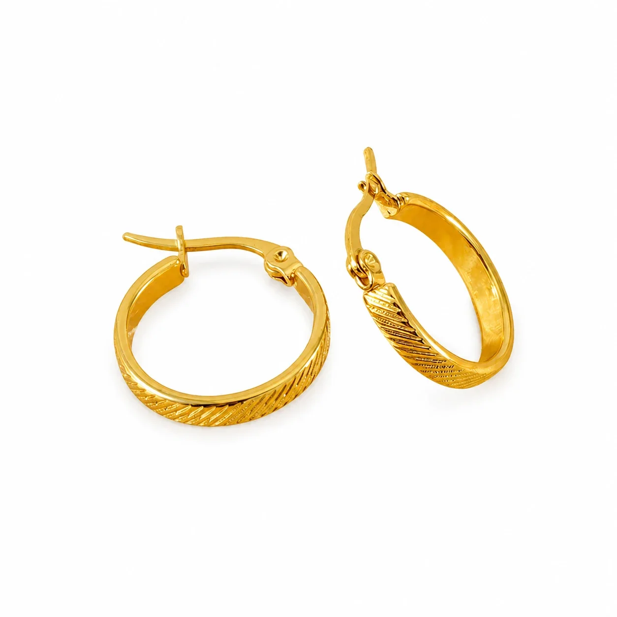 Refined 18K Gold-Plated Ribbed Oval Hoop Earrings