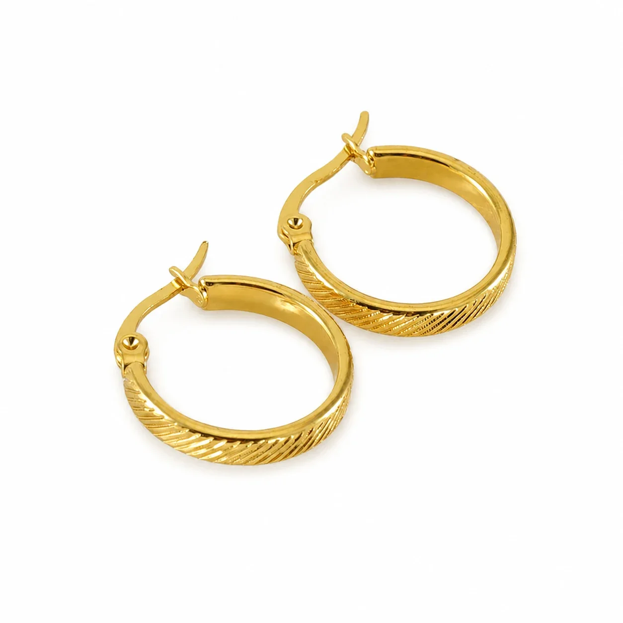 Refined 18K Gold-Plated Ribbed Oval Hoop Earrings