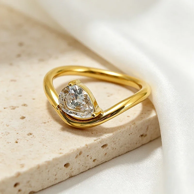 Ring Pear-Cut Cubic Zirconia Sweep 316 Stainless Steel 14K Gold PVD