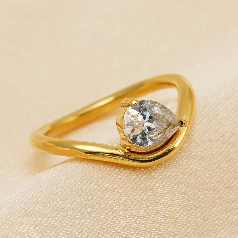 Ring Pear-Cut Cubic Zirconia Sweep 316 Stainless Steel 14K Gold PVD
