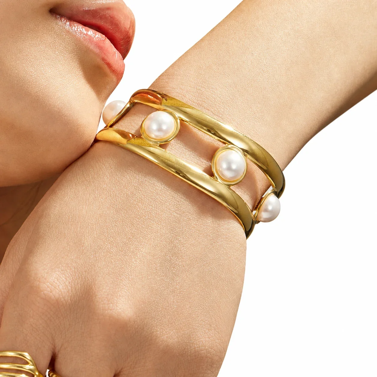 Open-Front 18K Gold-Plated 316 Pearl-Effect Cuff