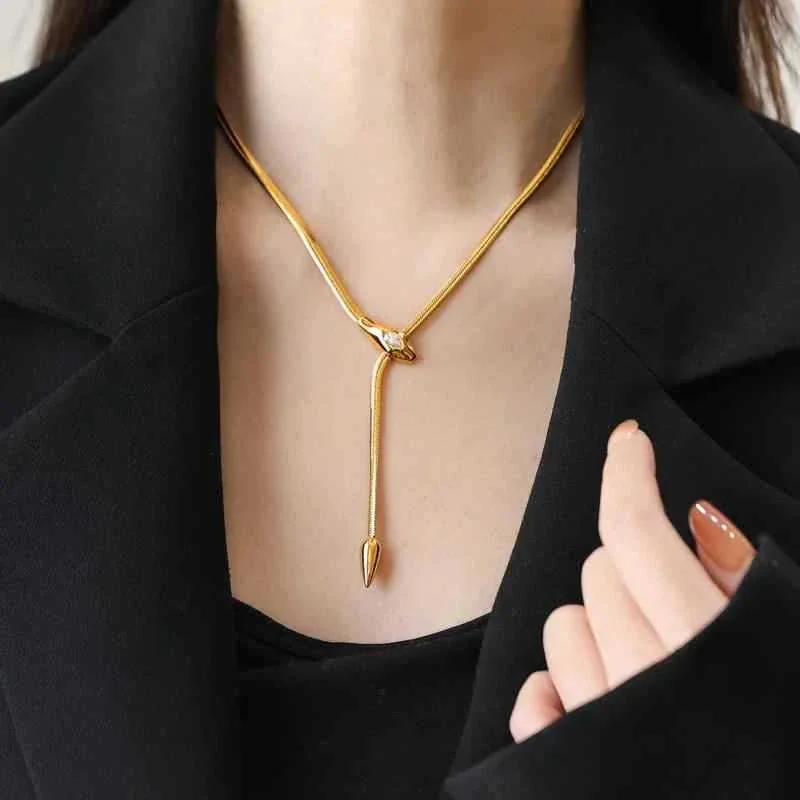Slangen-lariatketting met marquise-CZ, verguld roestvrij staal productfoto