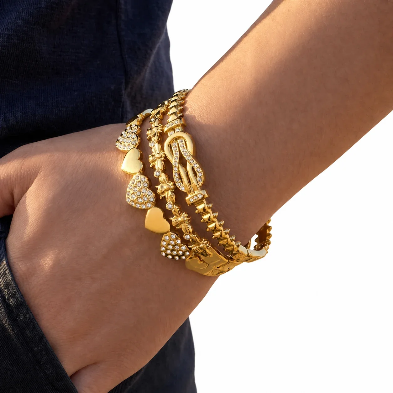 Radiant 18K Gold-Plated Crystal Heart Hinged Bangle