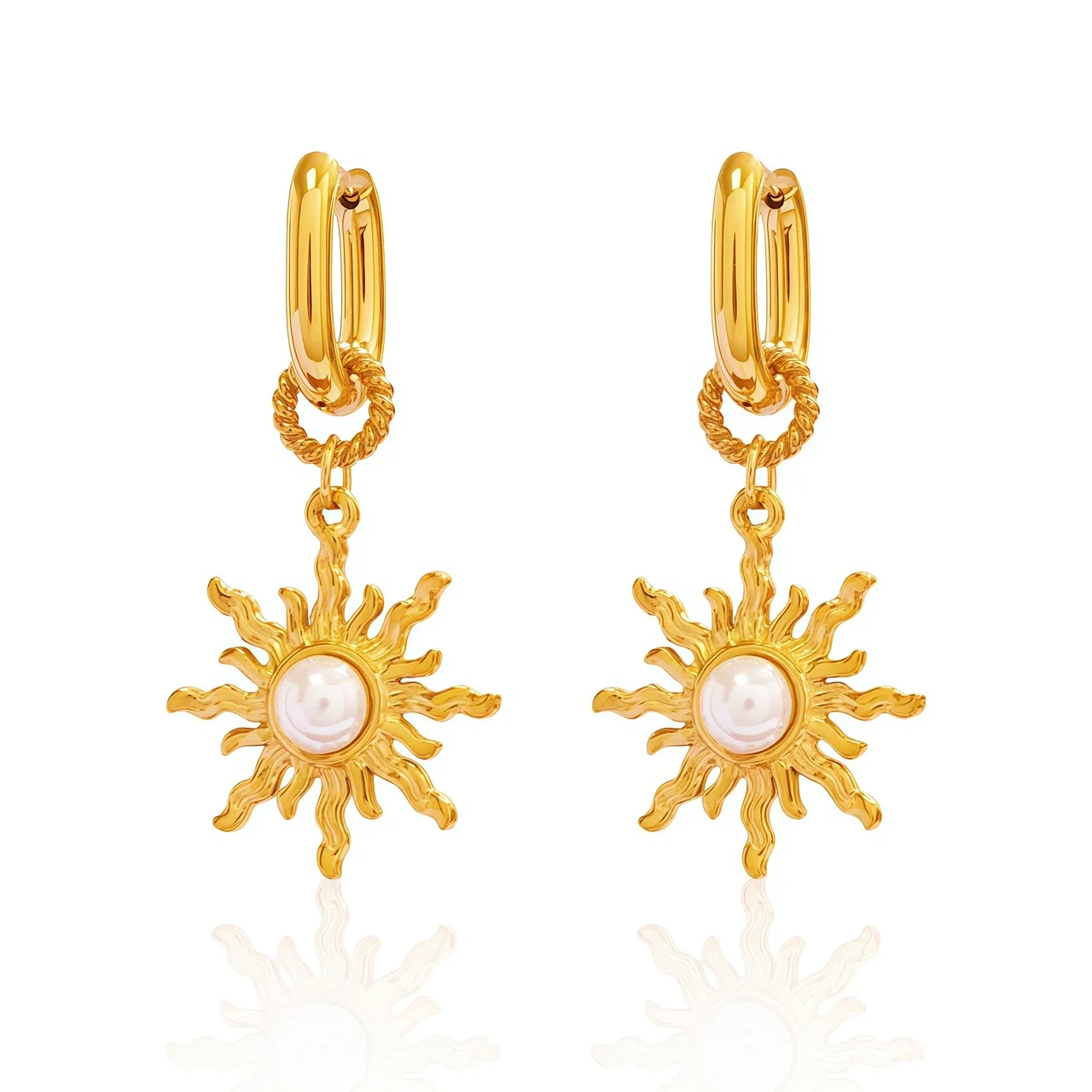 Pendientes colgantes con sol radiante, perla y eslabón de cuerda en PVD dorado de 18K