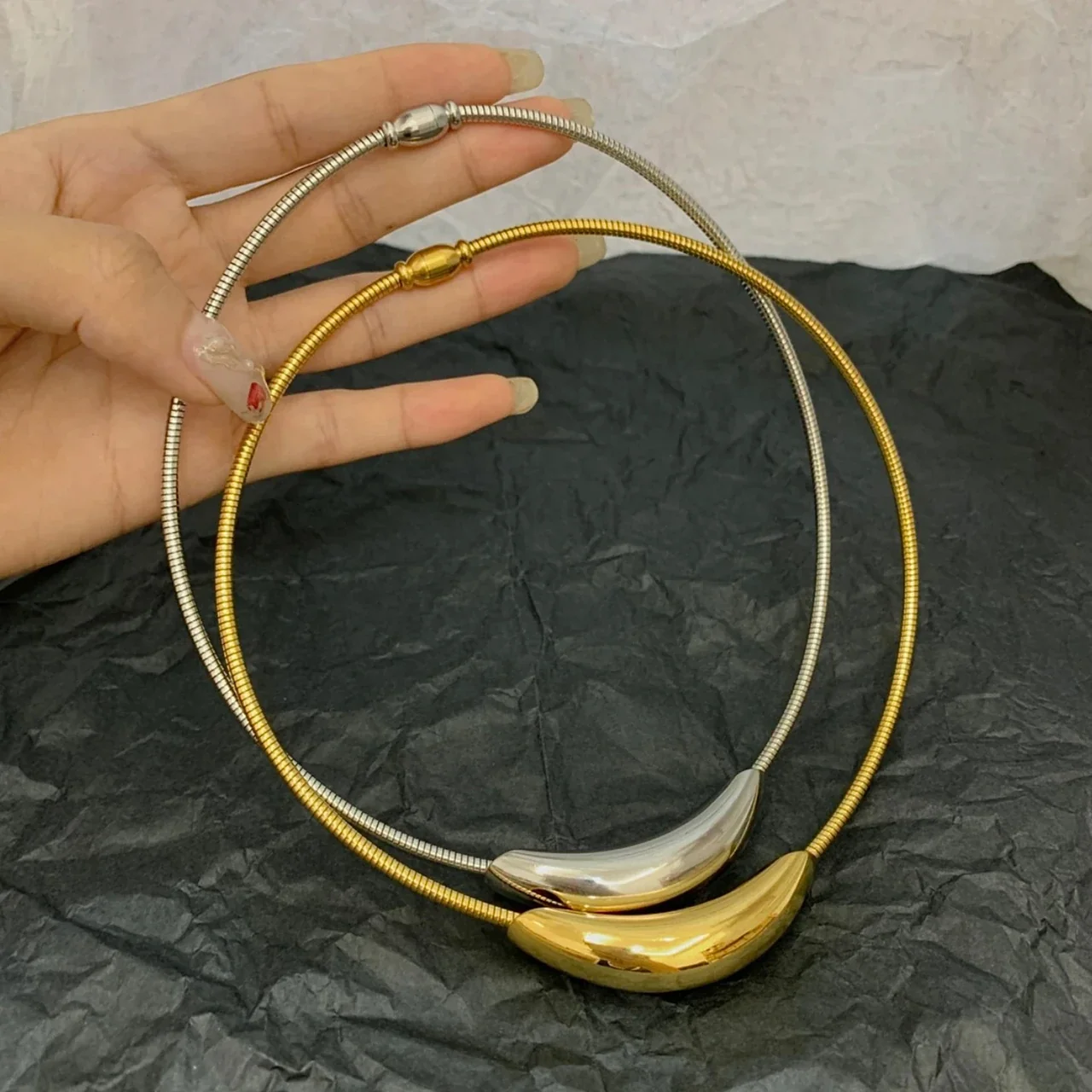 Foto prodotto: Crescent Tube Snake Chain Necklace, Stainless Steel