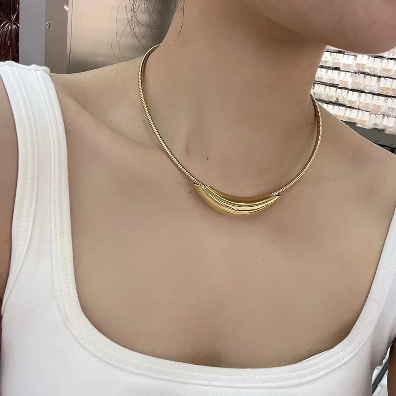Foto prodotto: Crescent Tube Snake Chain Necklace, Stainless Steel